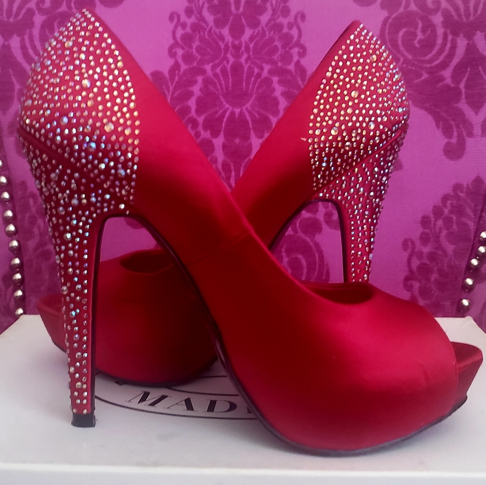 Steve Madden Satin Rhinestone PLAYY-R Heels